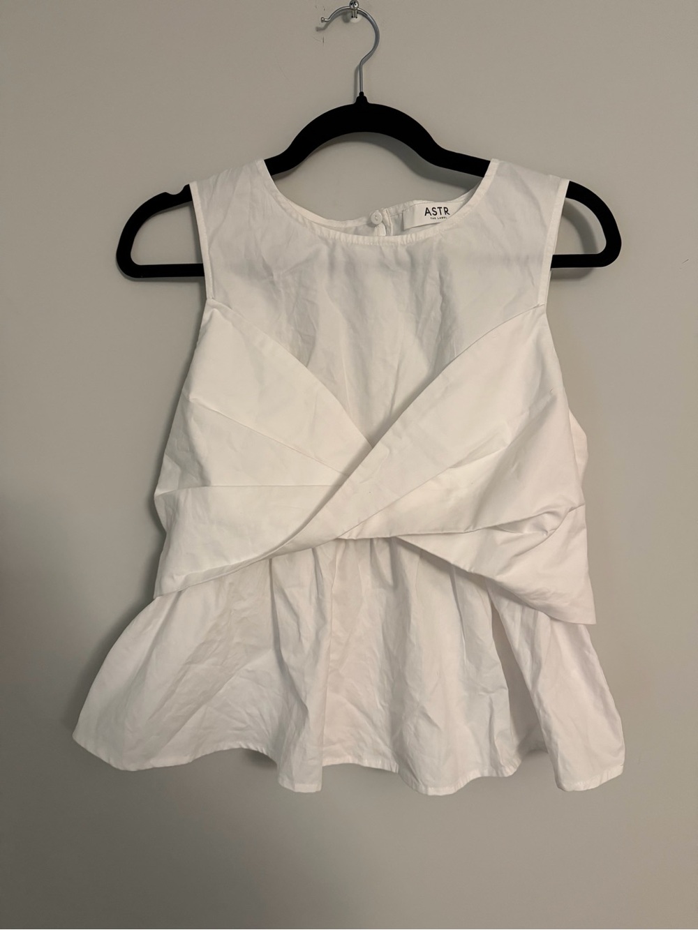 ASTR the label Isela twist White Twist-Sleeveless Top - Picture 4 of 9